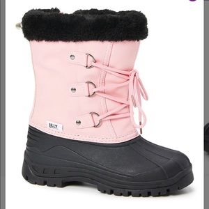 Little girl’s snow boots size 13